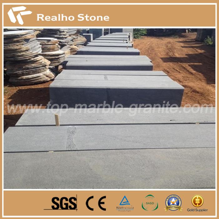 Camino aserrado de Hainan Black Basalt Kerbstone.jpg Sawn Cut Hainan Black Basalt Road Kerbstone.jpg