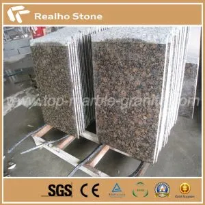 Baldosas de piedra de granito marrón báltico