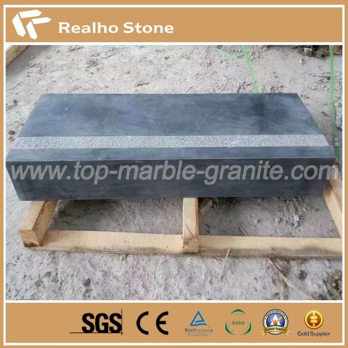 Escalones de piedra caliza azules chinos afilados con láminas antideslizantes