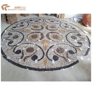 Patrón de mosaico de piedra de guijarros para jardín y camino