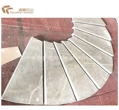 Escalera espiral de mármol